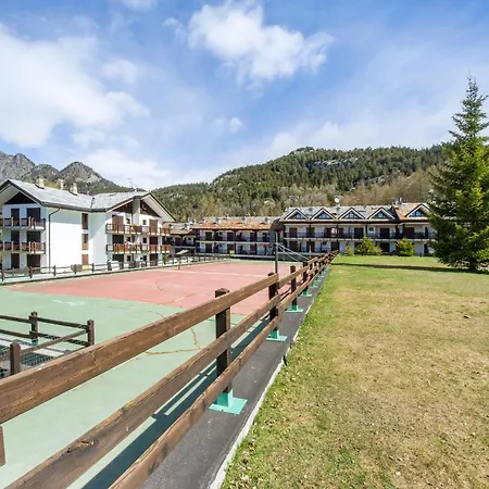 Gioiello Col De Joux בית נופש